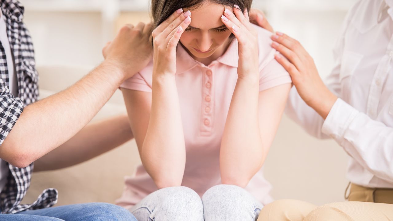 Kiedy szukać pomocy psychoterapeuty? Oznaki, że czas zacząć terapię