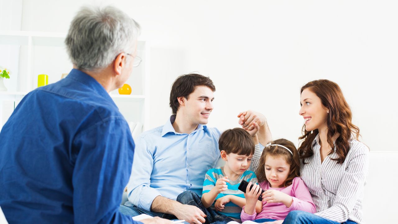 Terapia rodzinna: Jak poprawić relacje w rodzinie poprzez psychoterapię
