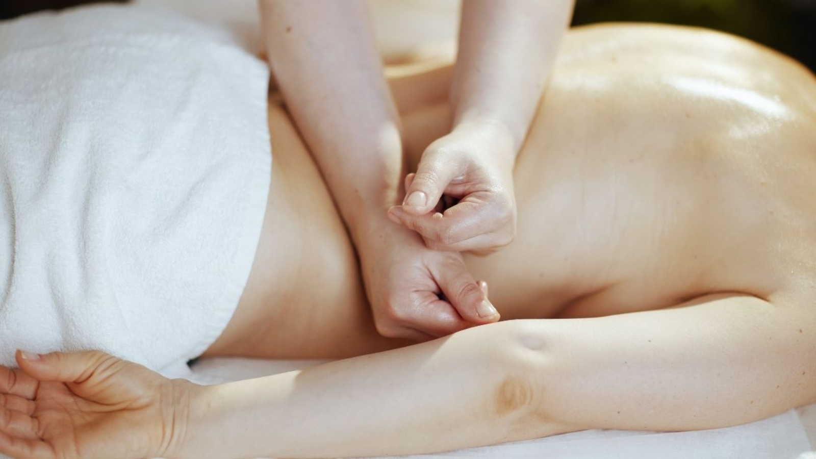 Masaż leczniczy, relaksacyjny czy sportowy - który najlepiej odpowiada Twoim potrzebom?