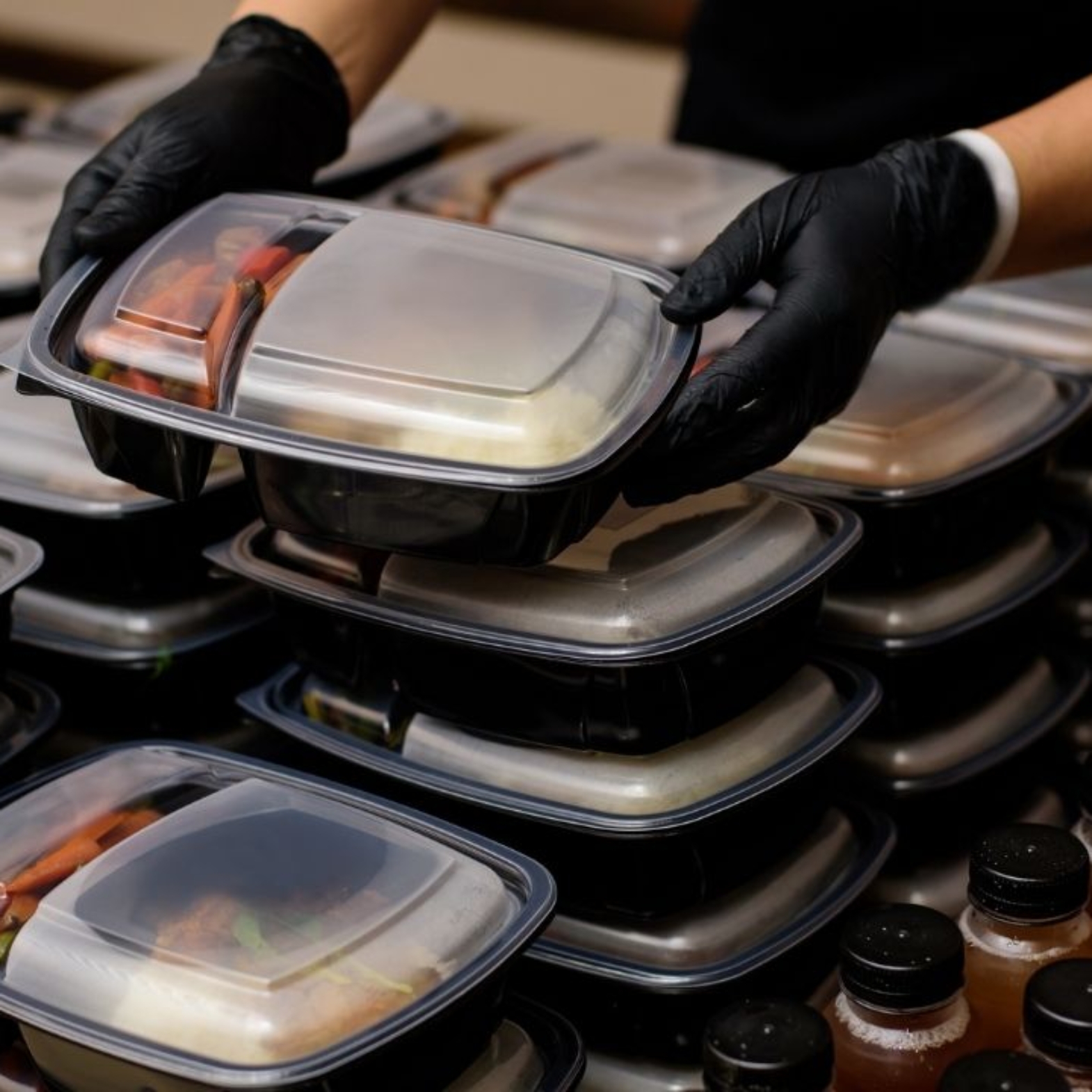 Catering dietetyczny a zdrowie – jak jedzenie może wspierać odporność, skórę i samopoczucie