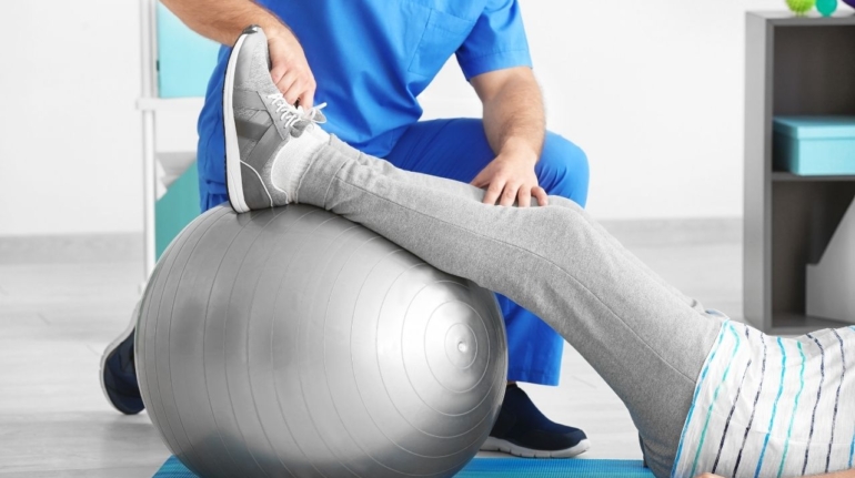 Trening w przestrzeni klinicznej – zalety ćwiczeń pod okiem specjalisty