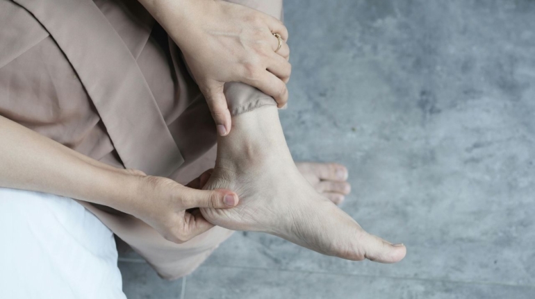 Foot pain in the morning – possible causes and solutions