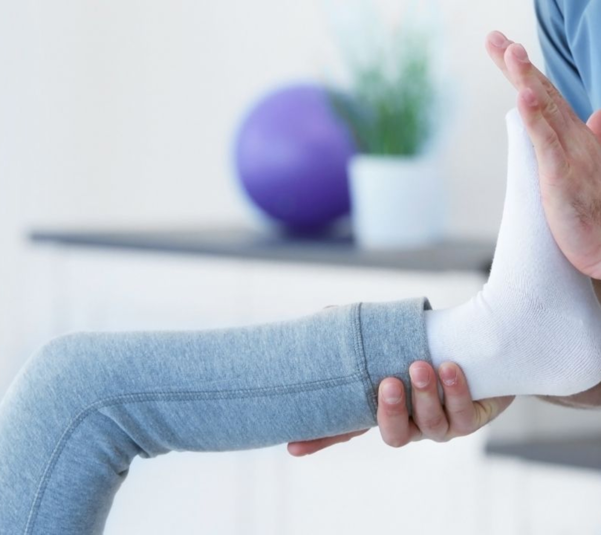 Jak przygotować się do pierwszej wizyty w gabinecie fizjoterapii?