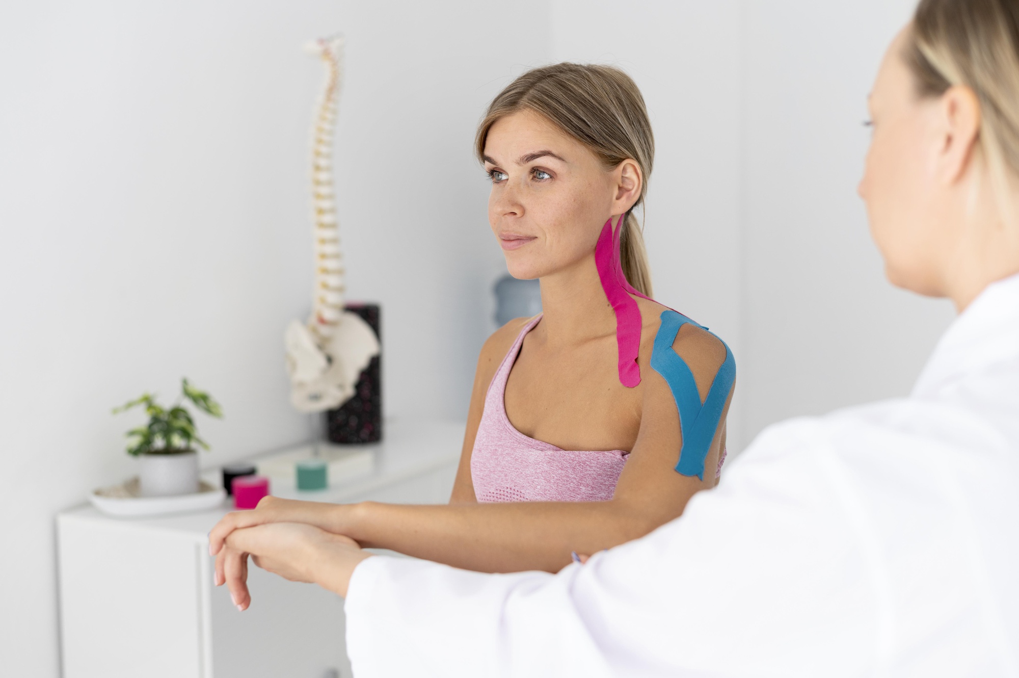 Kinesiotaping - kiedy taśmy mogą wspierać terapię, a kiedy nie wystarczą?
