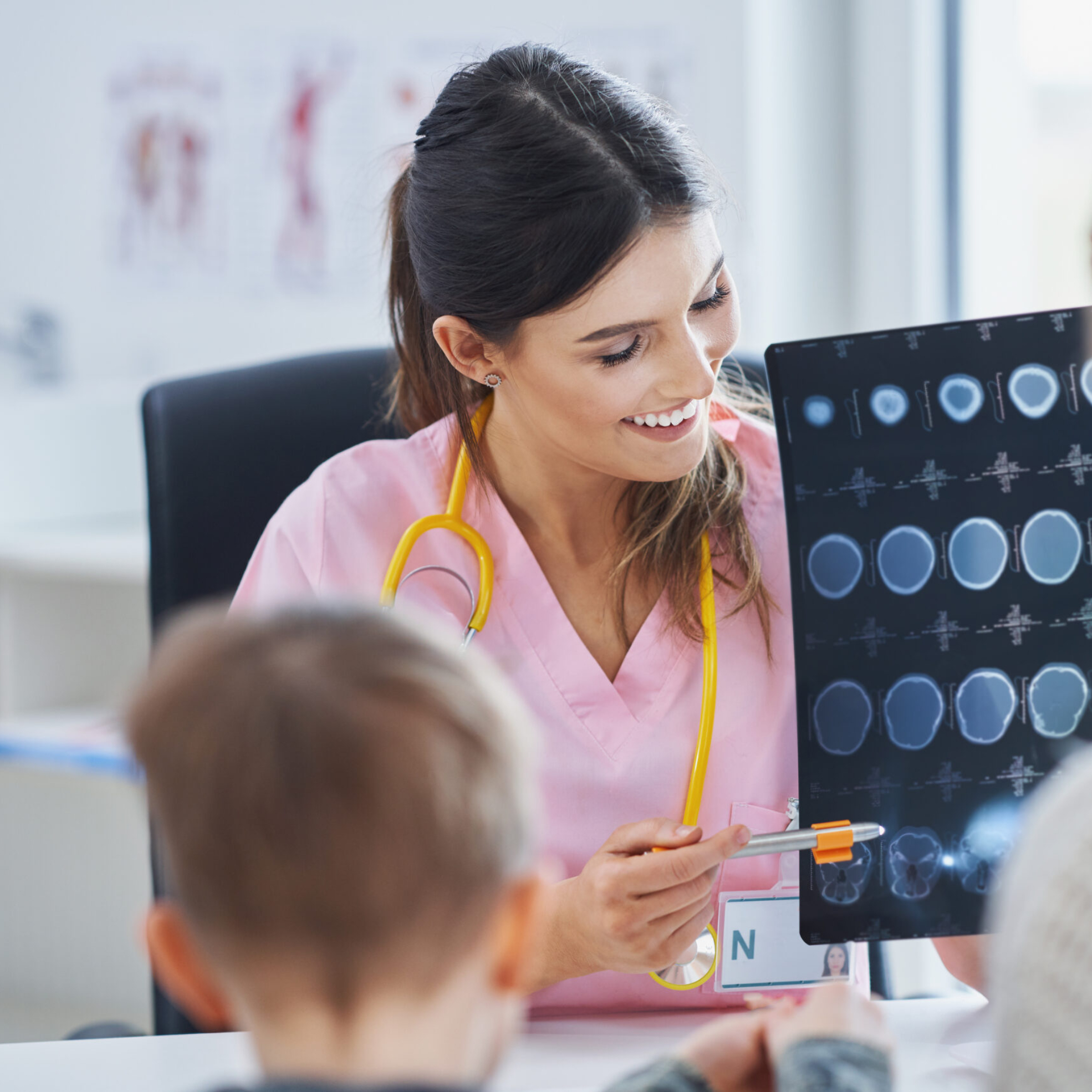 Neurolog dziecięcy: kluczowe informacje o diagnozowaniu i leczeniu zaburzeń neurologicznych u najmłodszych